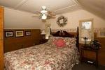 3 Bedroom 2 bath spa cabin with Jacuzzi - Full kitchen and fireplace. Pet friendly #11,17,26 Photo 19