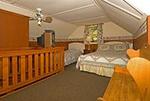 3 Bedroom 2 bath spa cabin with Jacuzzi - Full kitchen and fireplace. Pet friendly #11,17,26 Photo 16